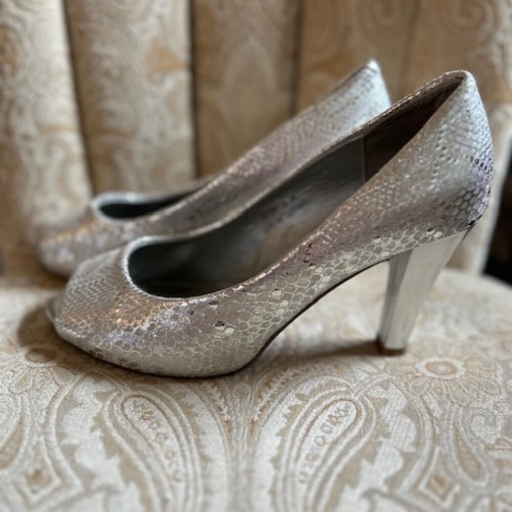 Leather shoes